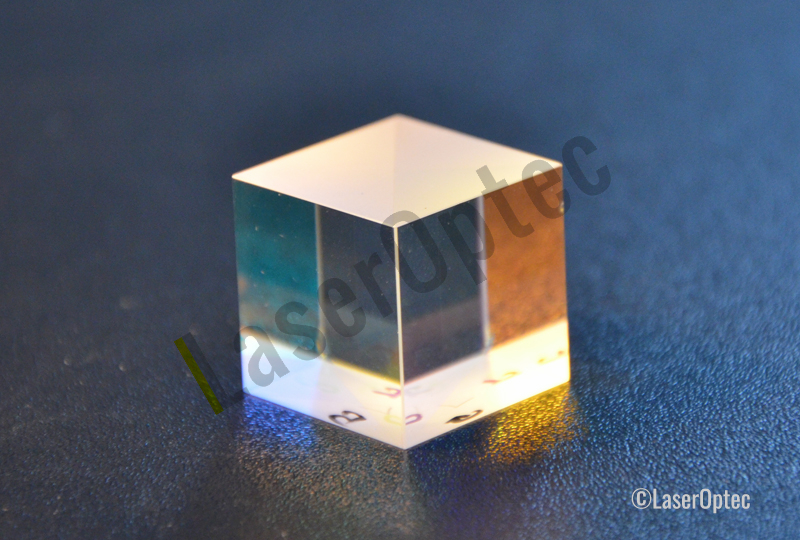 X-cube, light combiner